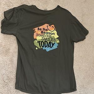 The brand is Gildan it is heavy cotton and a size large.